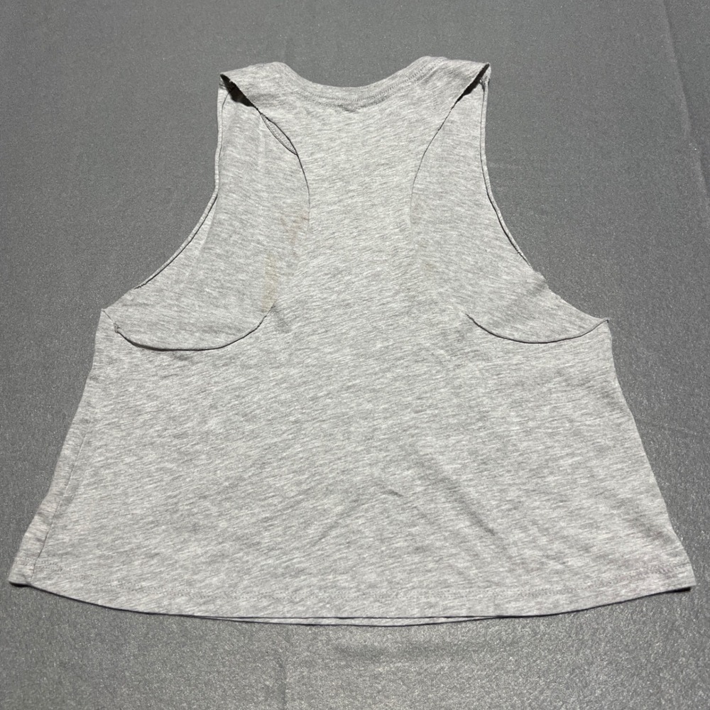 Vuori Stay Wild Graphic Muscle Tank Top Heather Grey XS Cropped Racerback - Picture 7 of 7